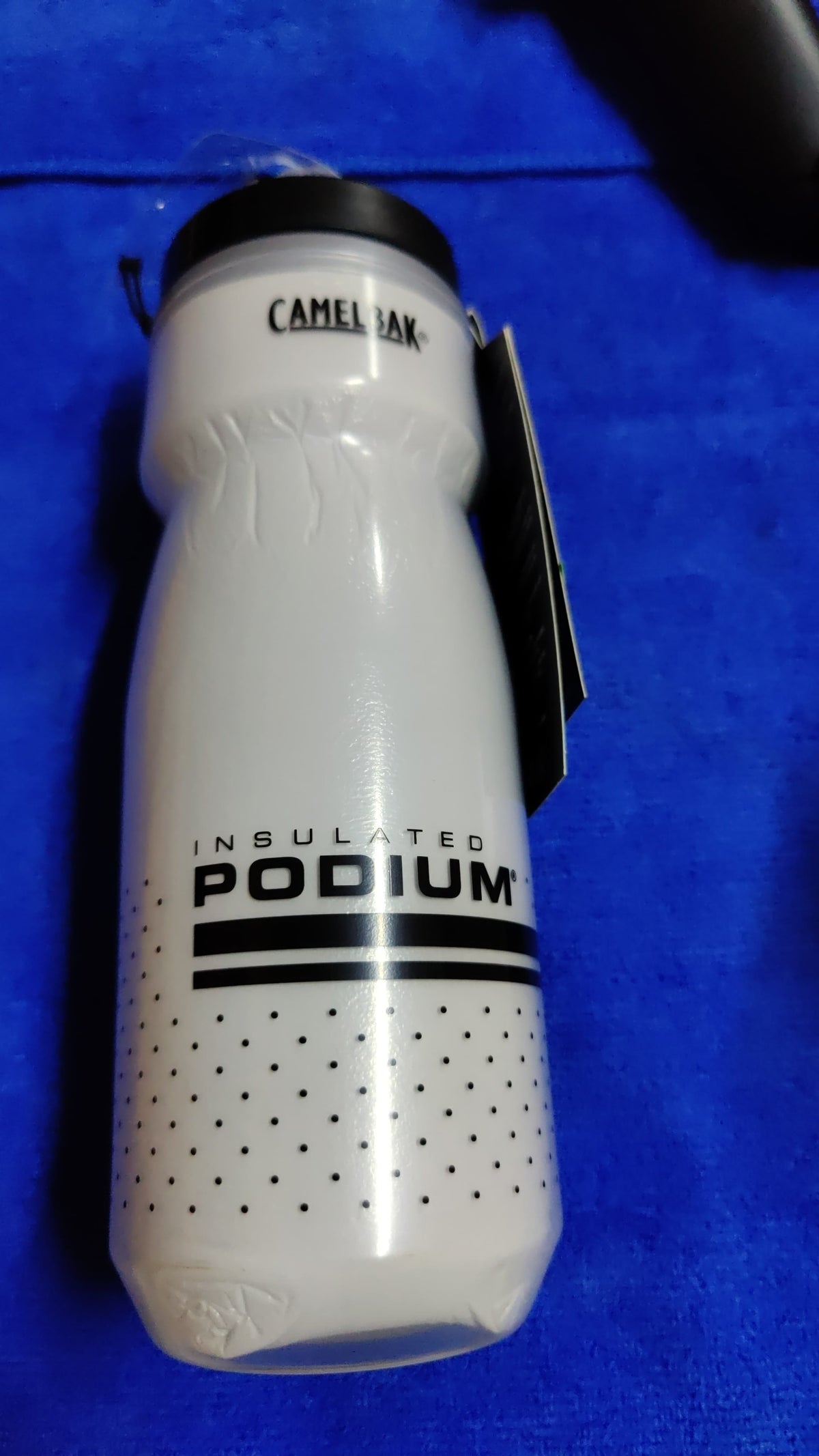 TERMO CAMELBAK INSULADO 21 ONZA BLANCO-NEGRO