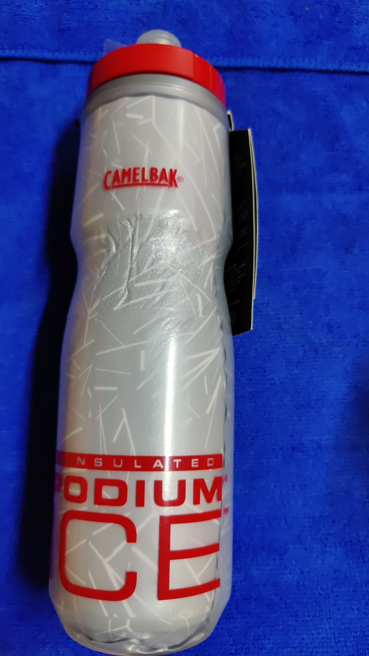 TERMO CAMELBAK INSULADO ICE GRIS-ROJO 21 OZ