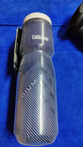 TERMO CAMELBAK NAVY INSULADO 24 OZ NEG-BLAN-PERF